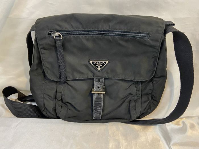 プラダ ナイロンショルダーバッグB8994ブラック(2500円)1.17