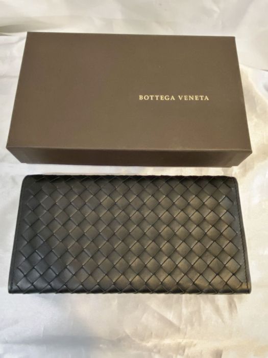 ボッテガヴェネタイントレチャート長財布(10500円)